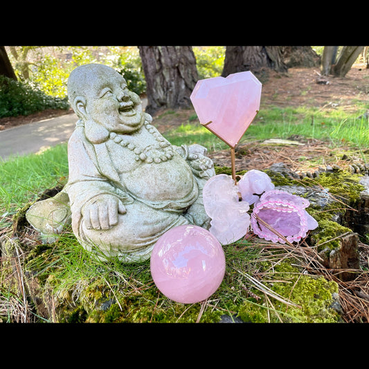 💫 Radiate Love and Harmony: The Magic of Rose Quartz 🌟