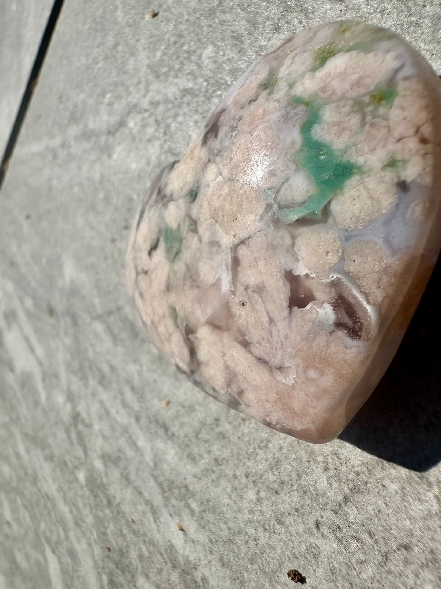 Green flower agate heart