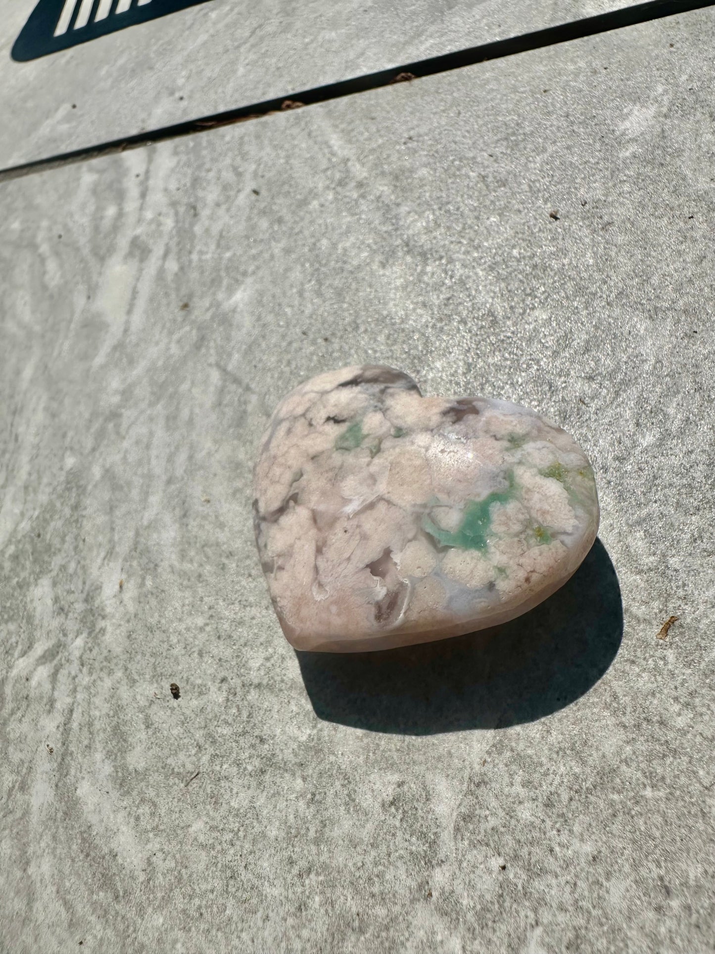Green flower agate heart