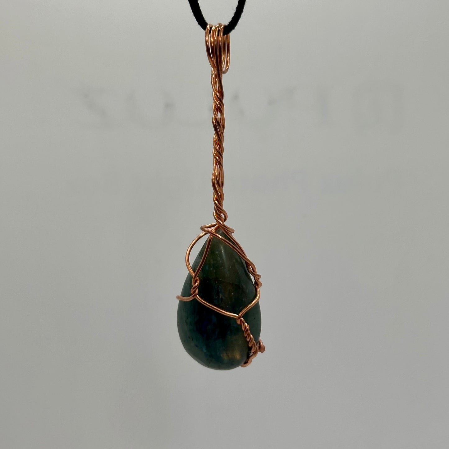 Lee’s Makes Labradorite Pendant