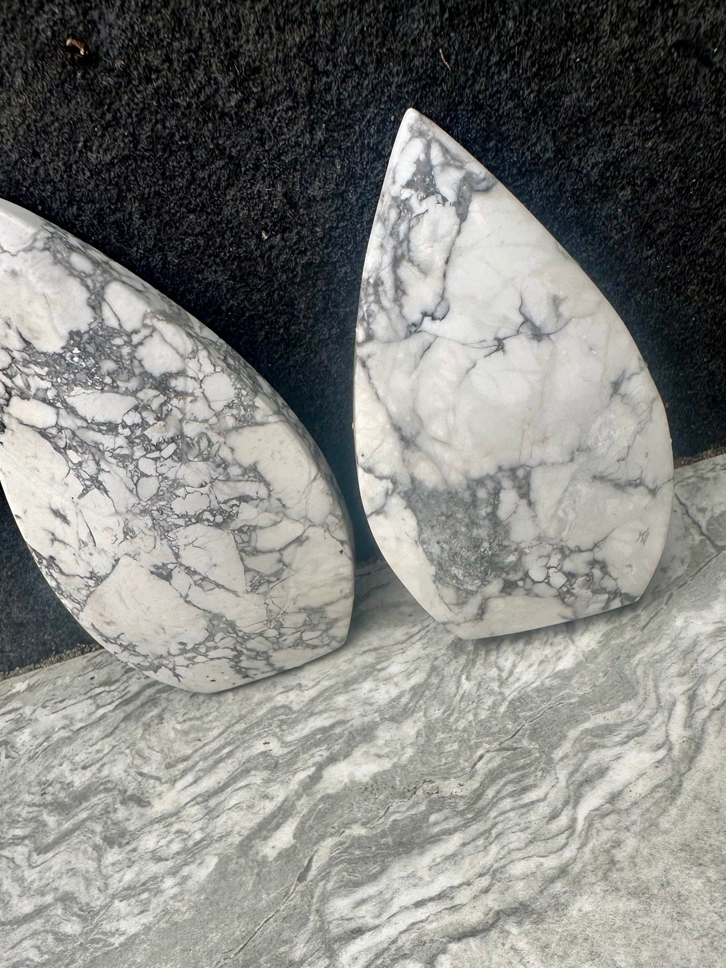Howlite Flames