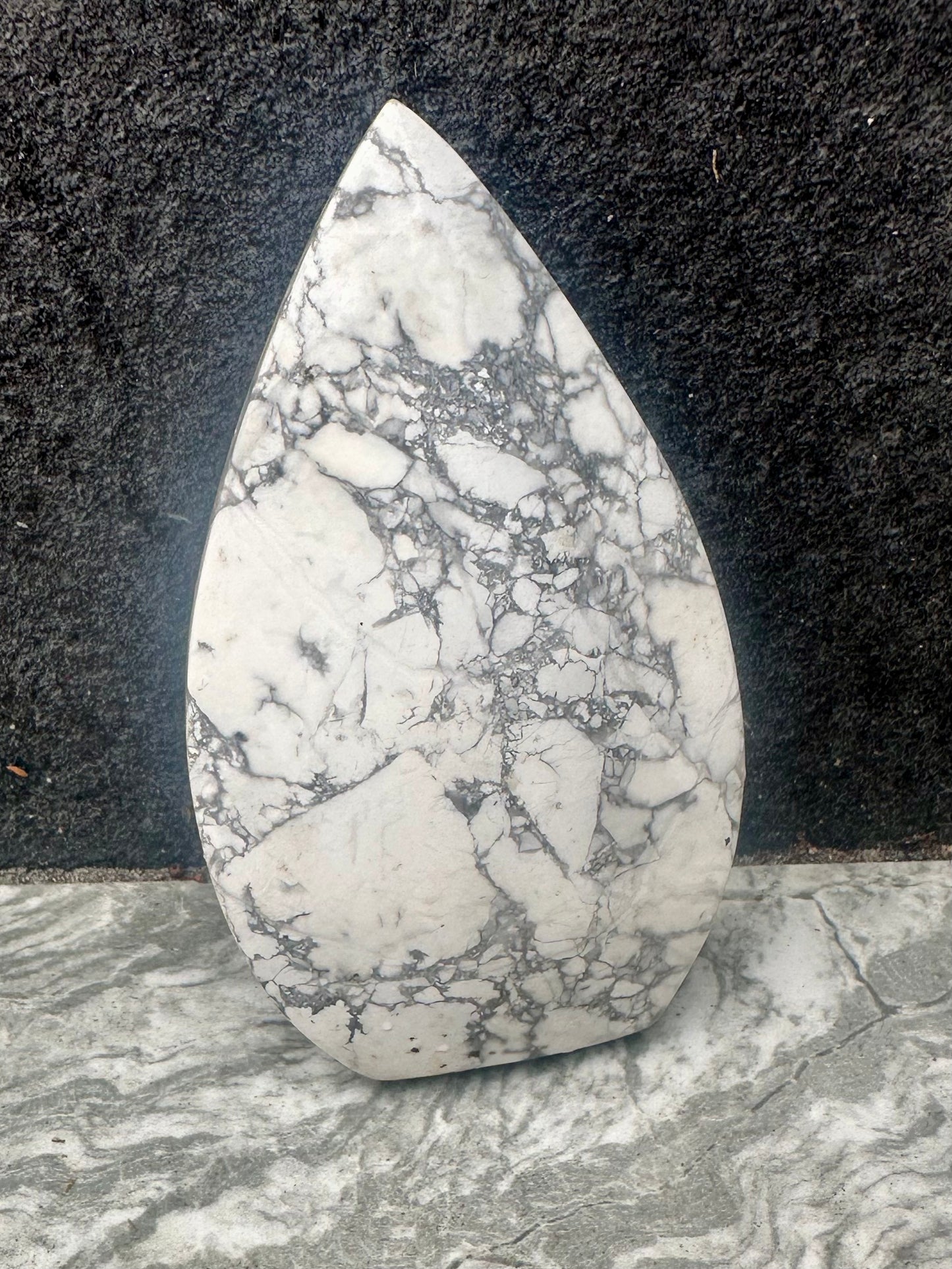 Howlite Flames