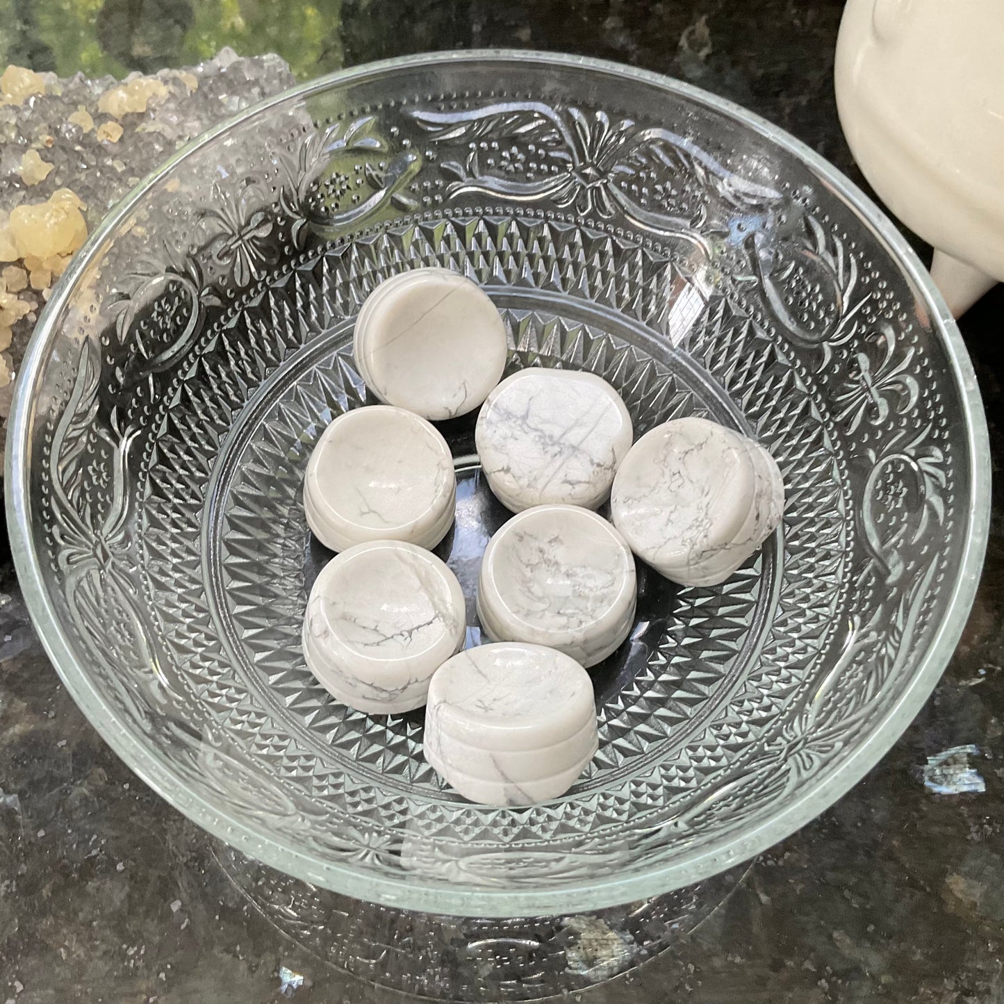 Howlite Stands