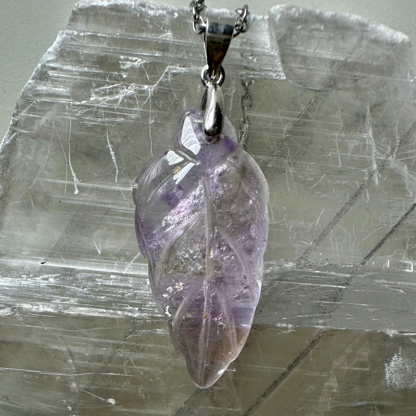 925 Amerturine Leaf Carving Pendant 3cm