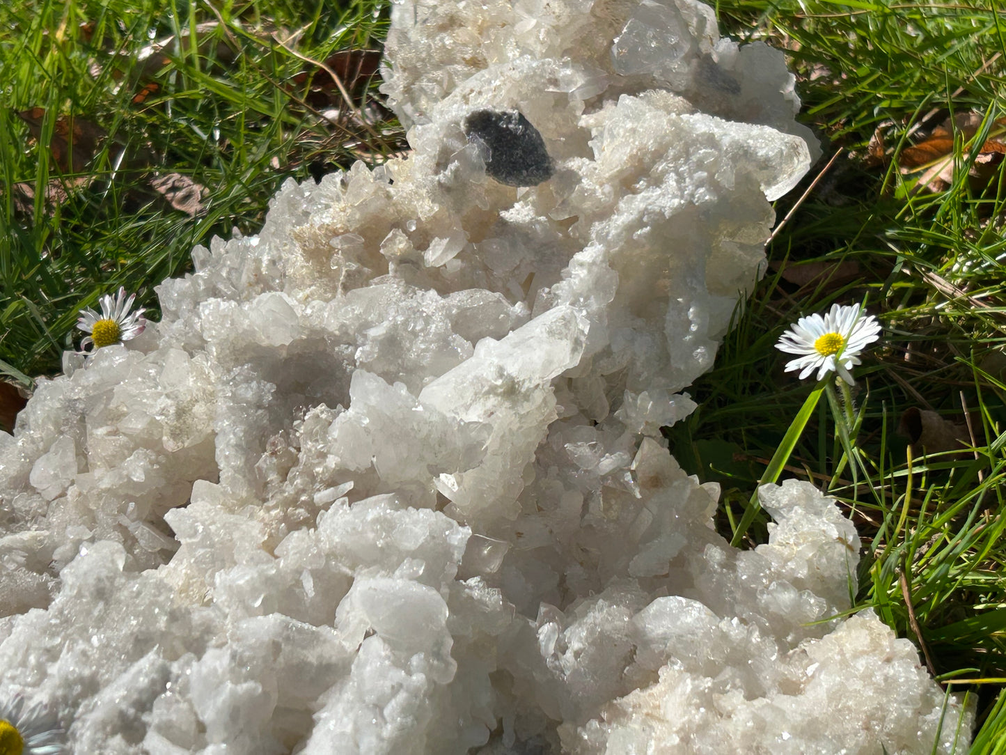 Quartz Cluster Statement Pieces