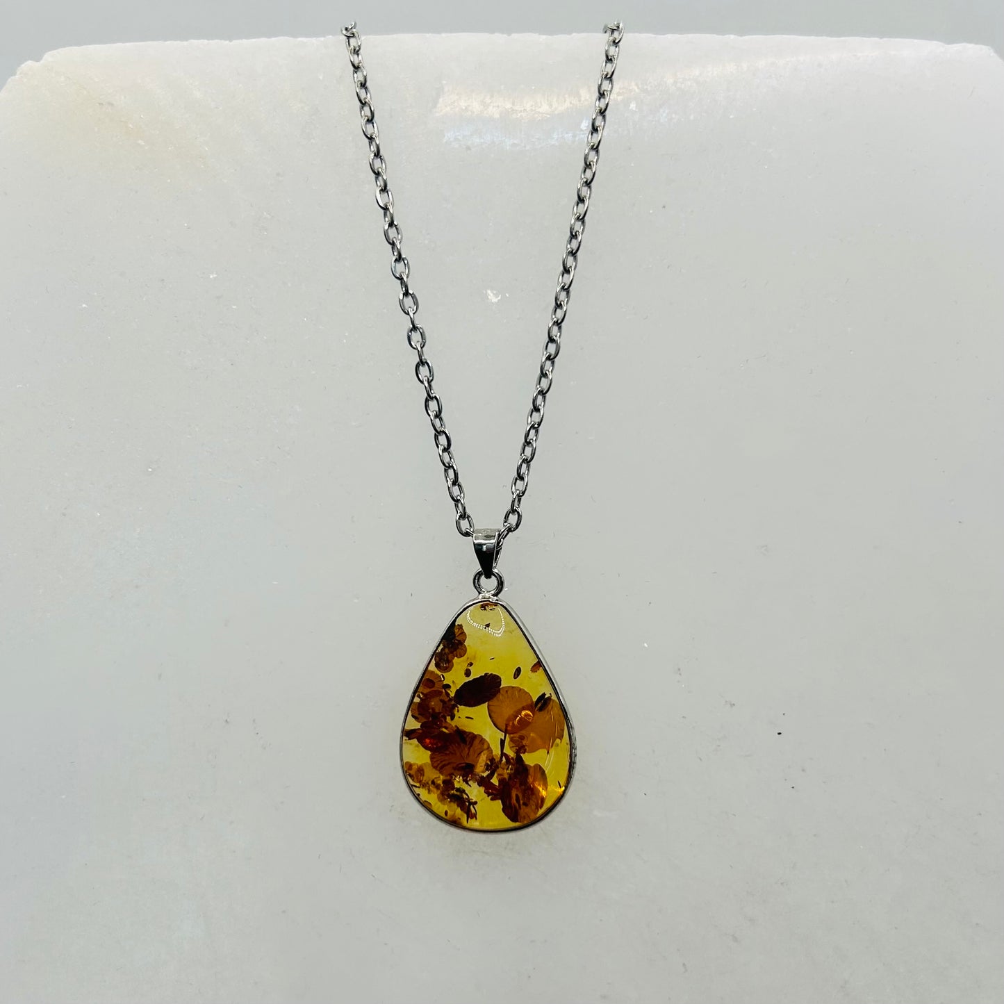 Flower Amber Teardrop Pendant