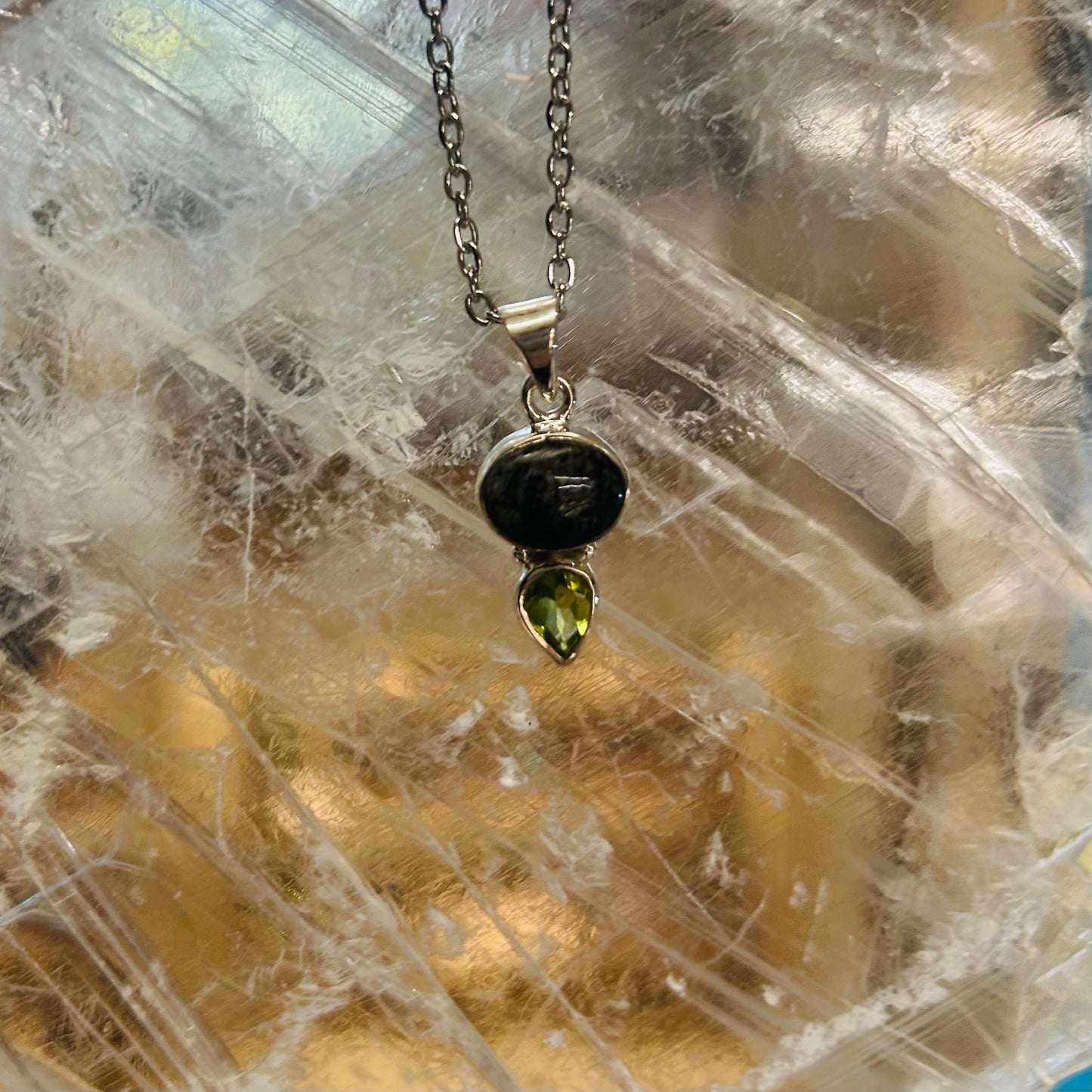 Preseli & Pritdote Pendant