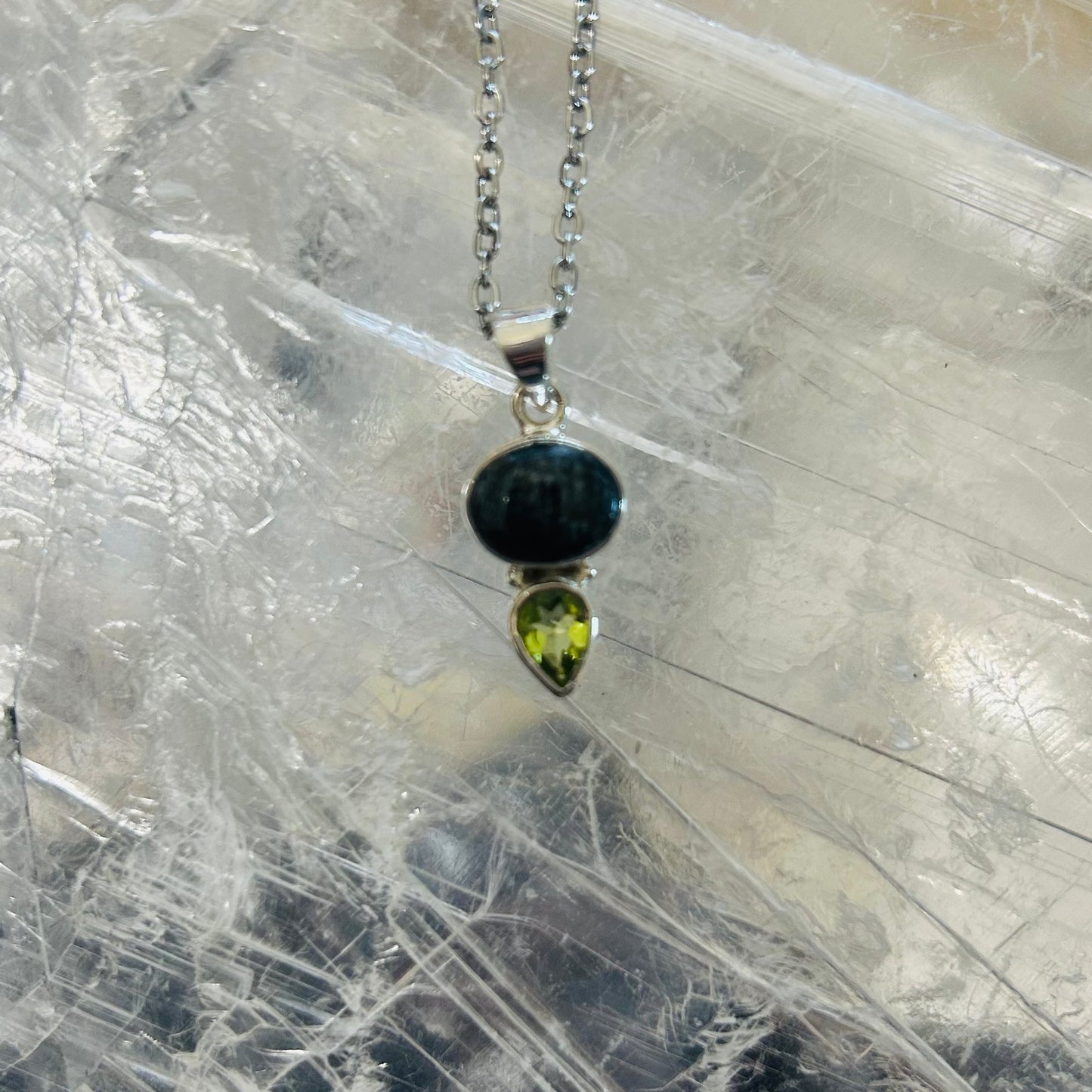 Preseli & Pritdote Pendant