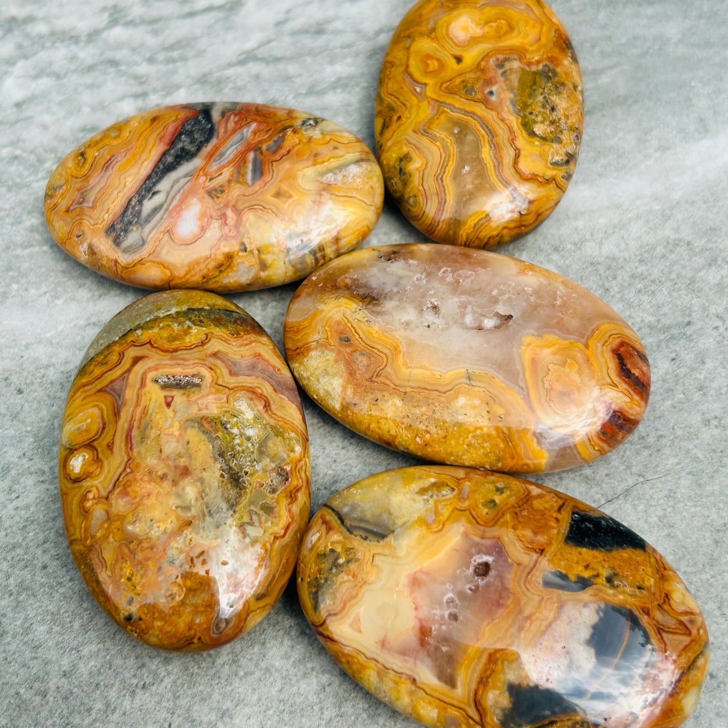 Crazy Lace Agate Palmestone