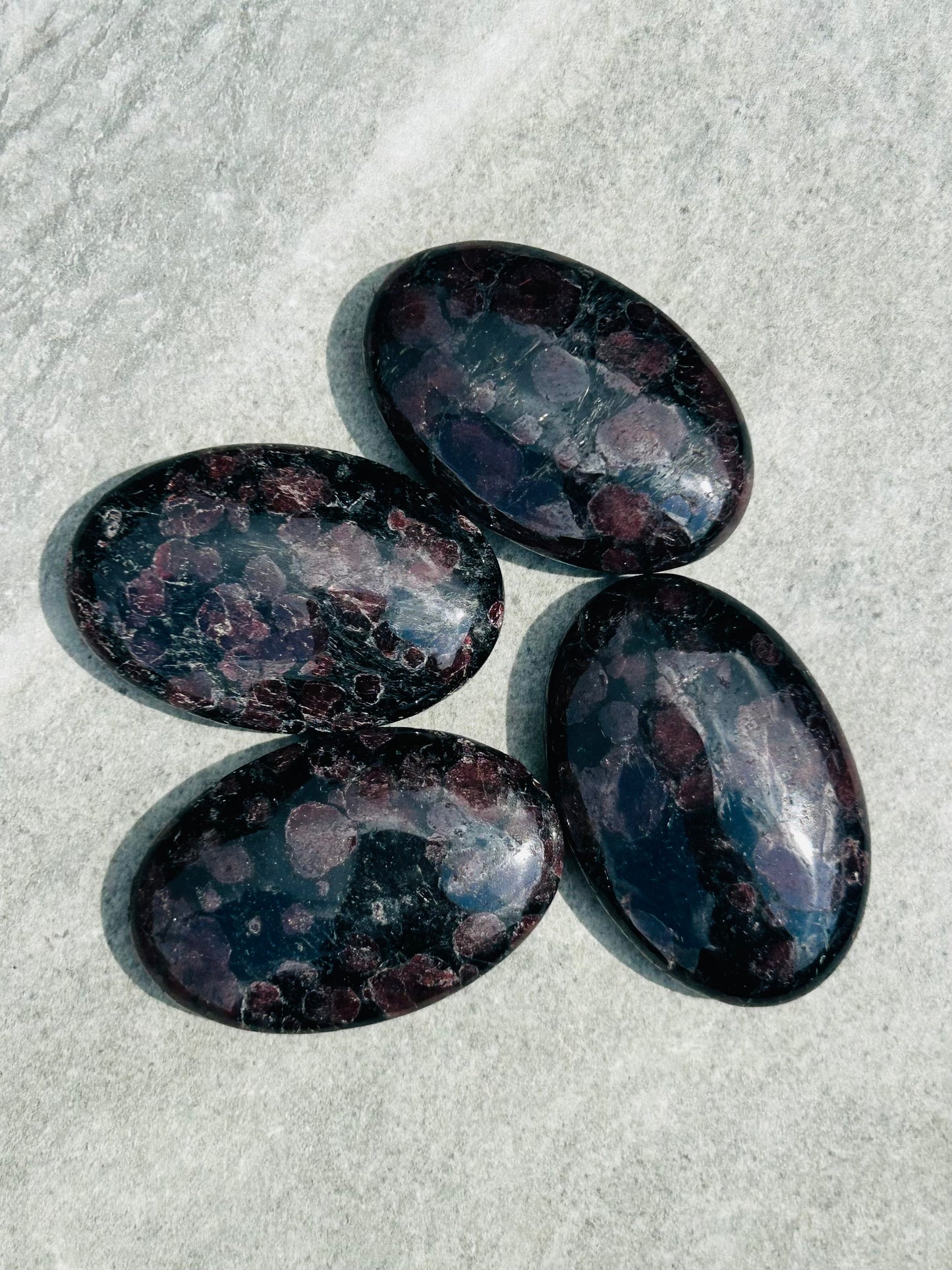 Garnet Palmstone