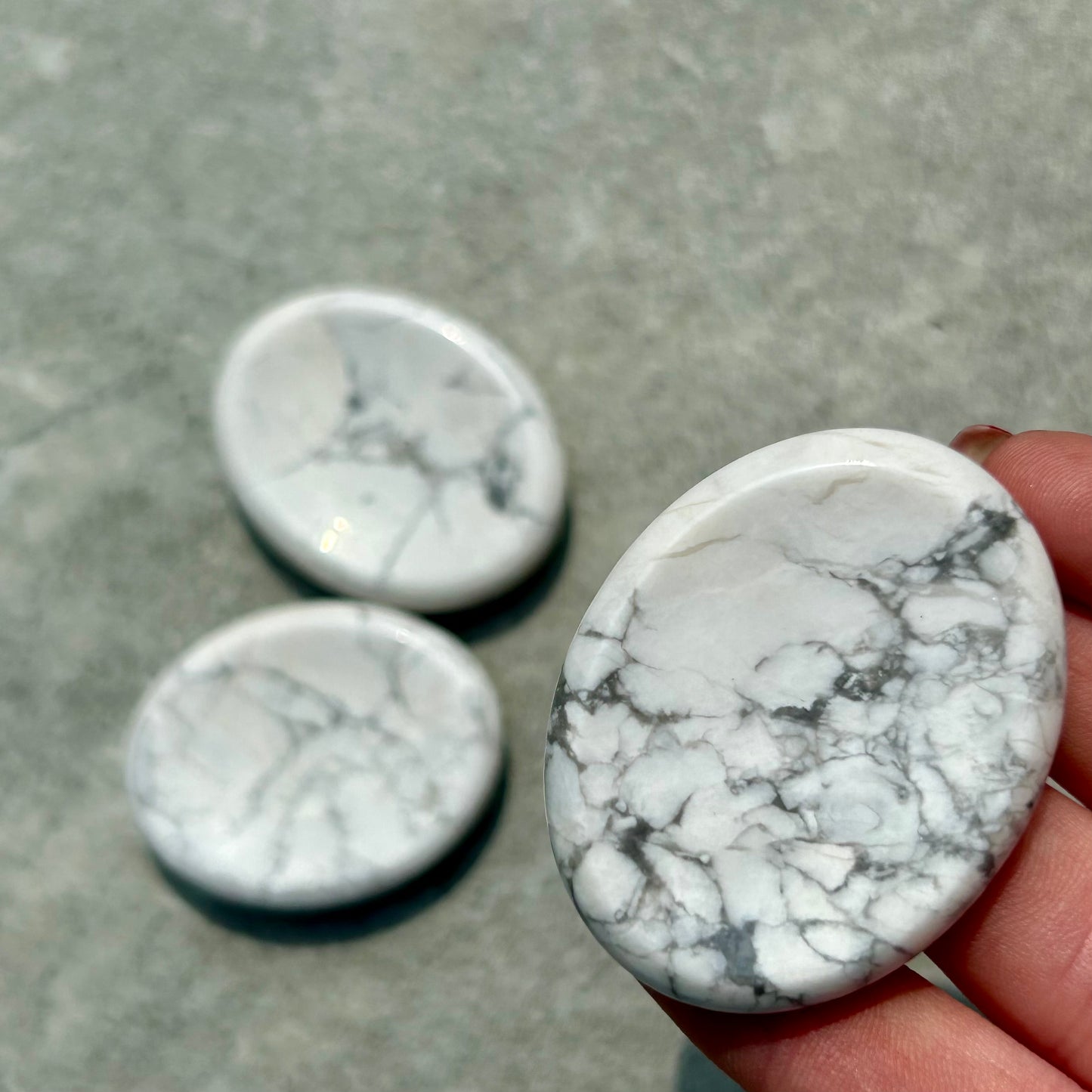 Howlite Oval Worry Stone