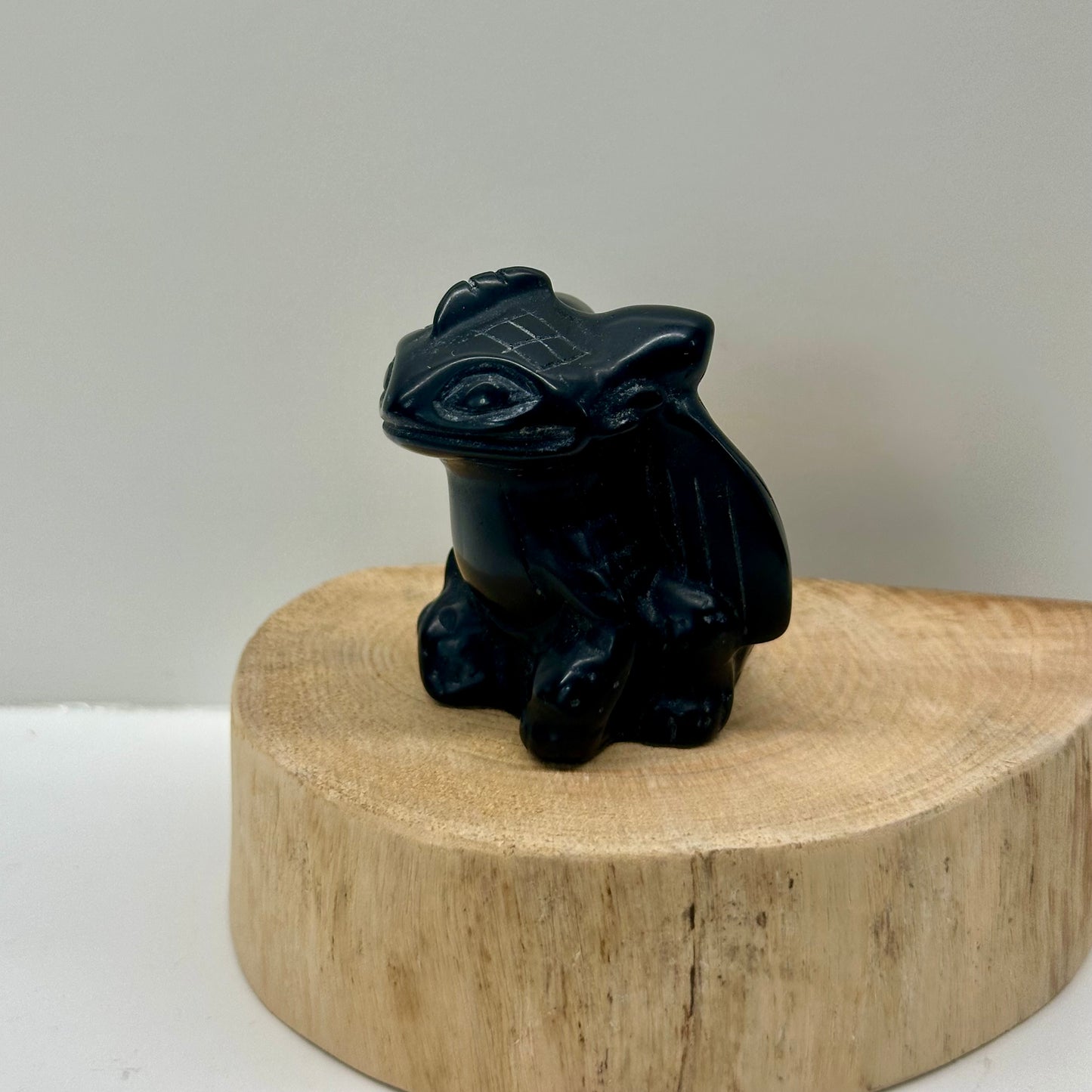 Obsidian Toothless Carving