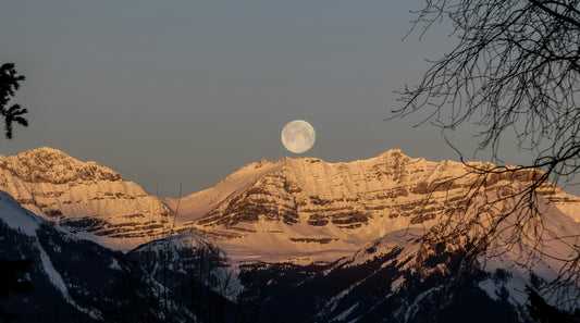 🌕✨ Harness the Power of the Full Supermoon This Friday