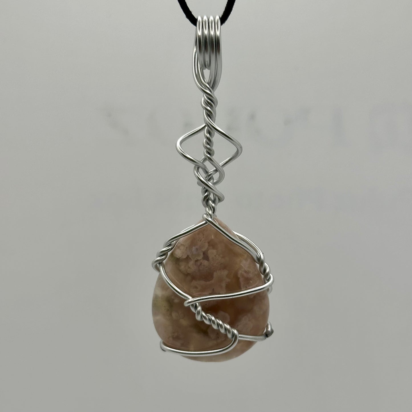 Lee’s Makes Flower Agate Pendant