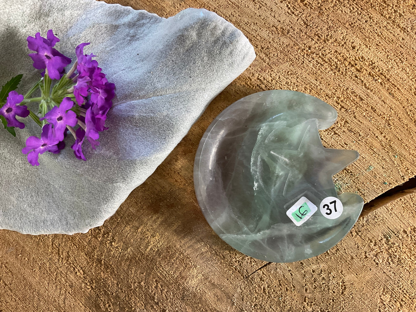 Fluorite Plate (7.5cm)