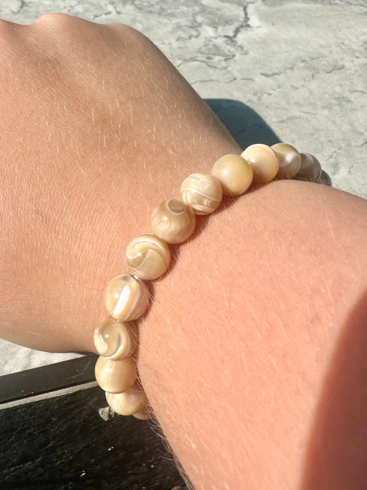 Gold Shell Bracelet 6mm