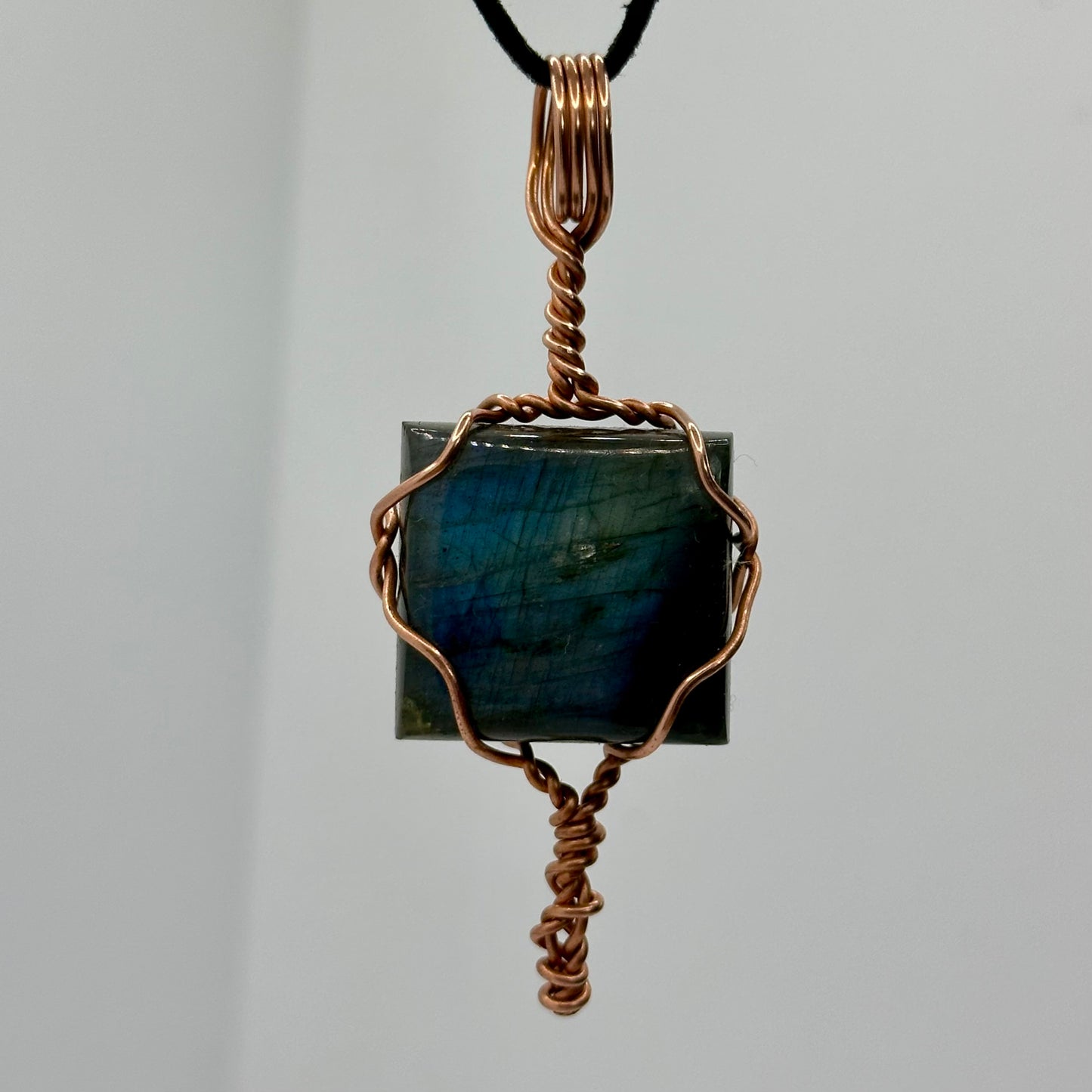 Lee’s Makes Labradorite Pendant
