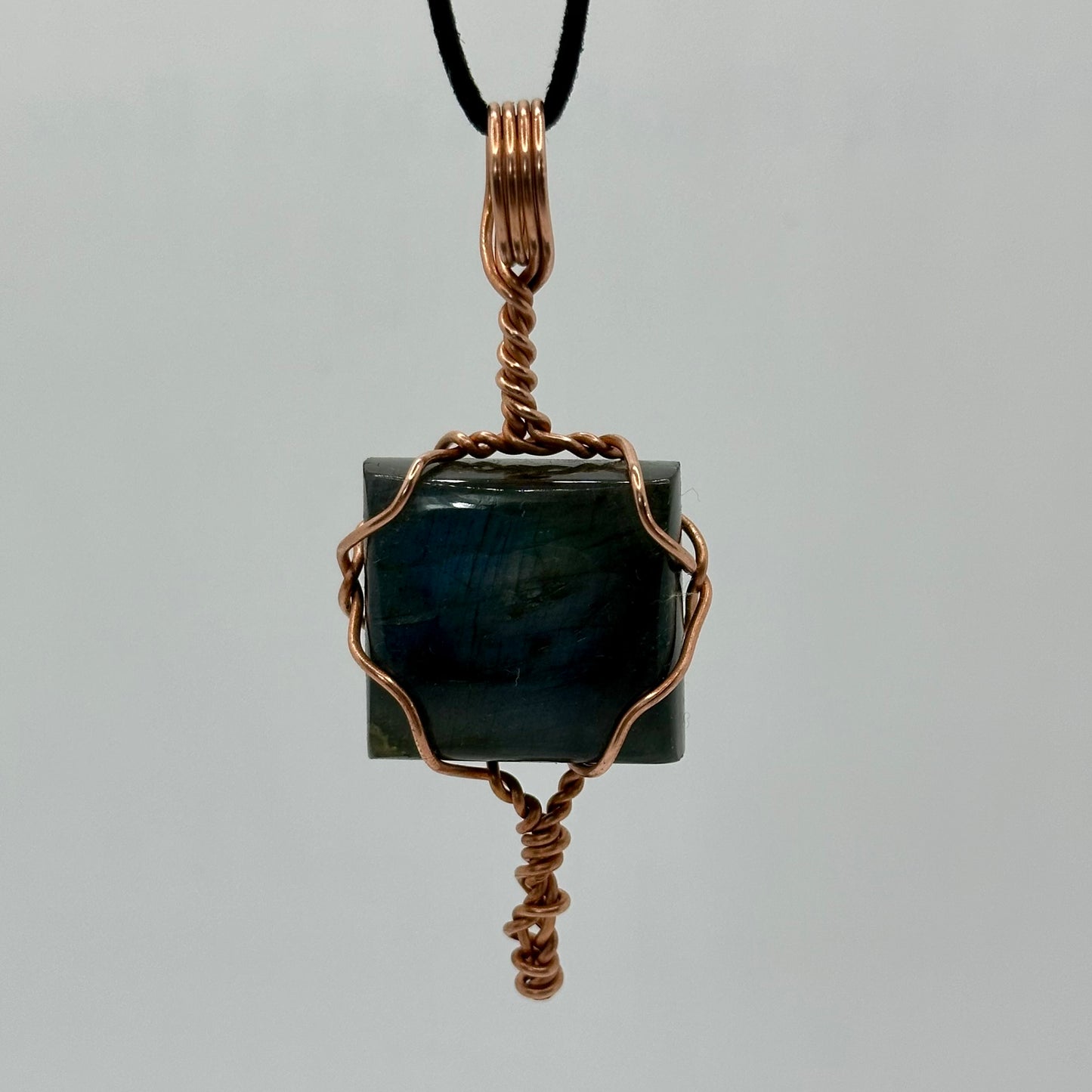 Lee’s Makes Labradorite Pendant