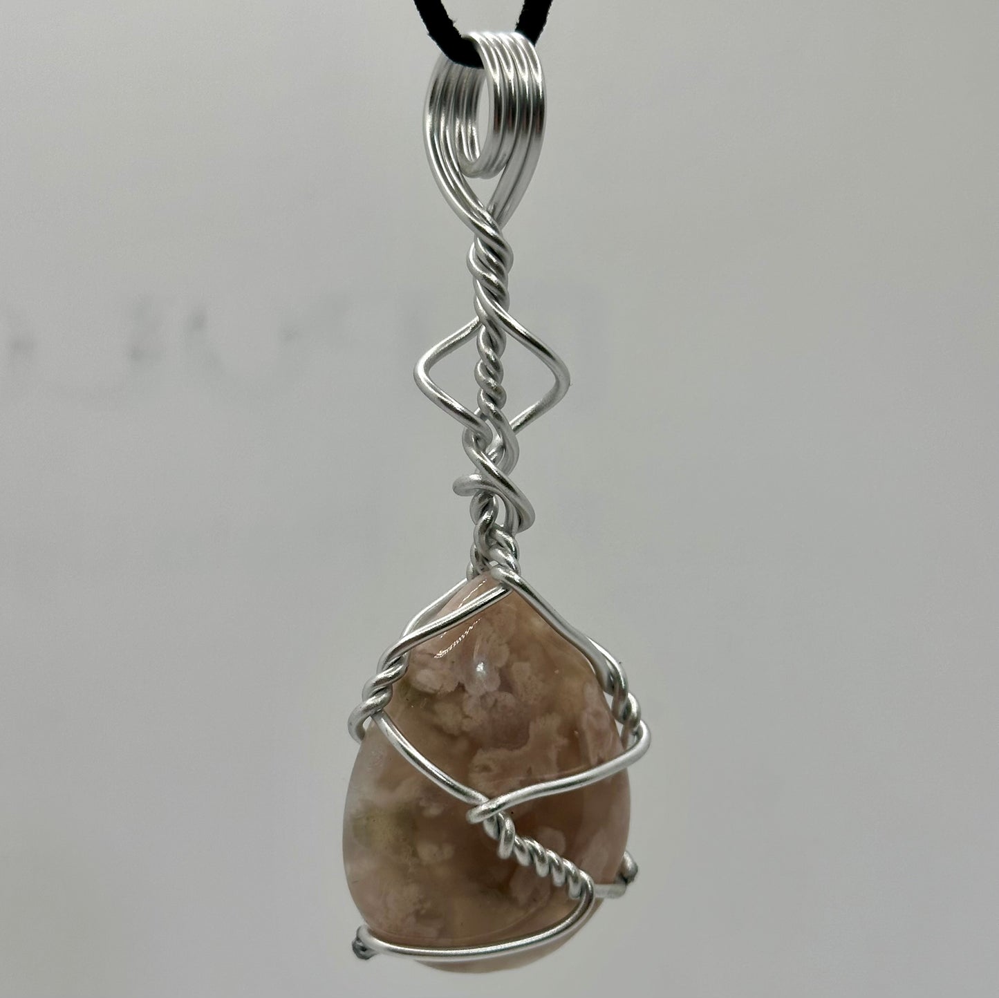 Lee’s Makes Flower Agate Pendant