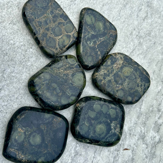 Kumbaba Palm Stones