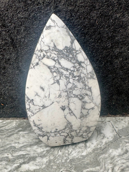 Howlite Flames