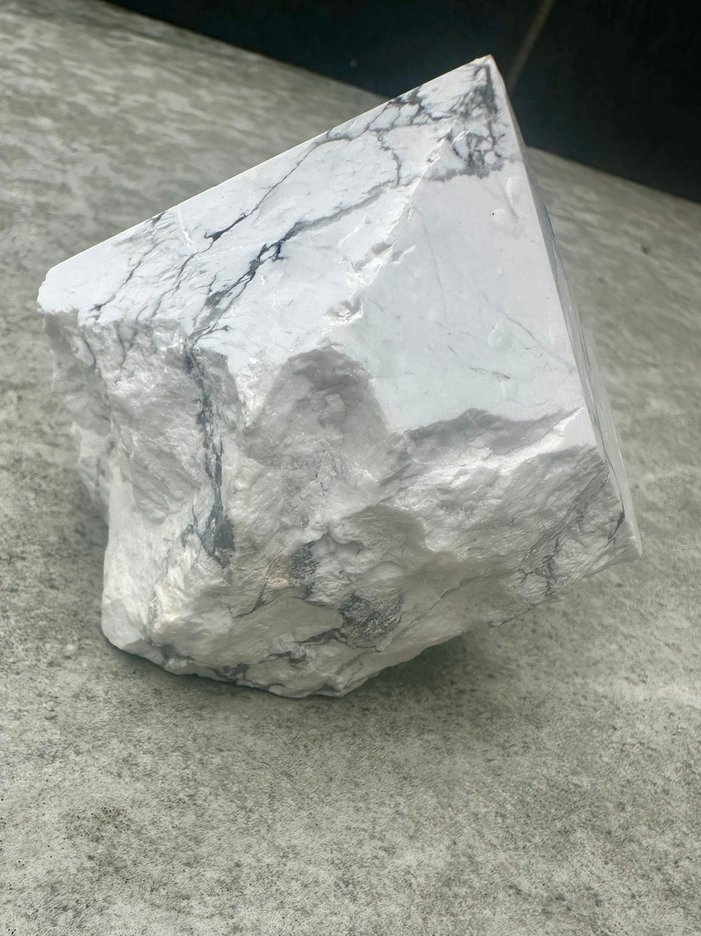 Howlite Energy Generator ￼