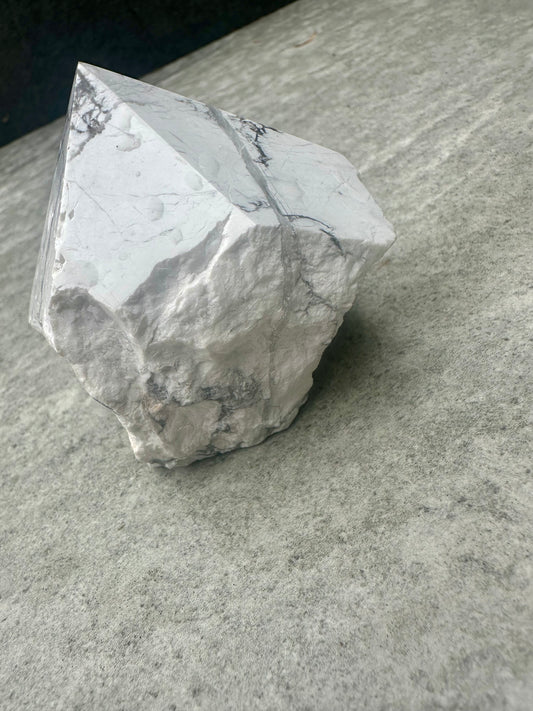 Howlite Energy Generator ￼