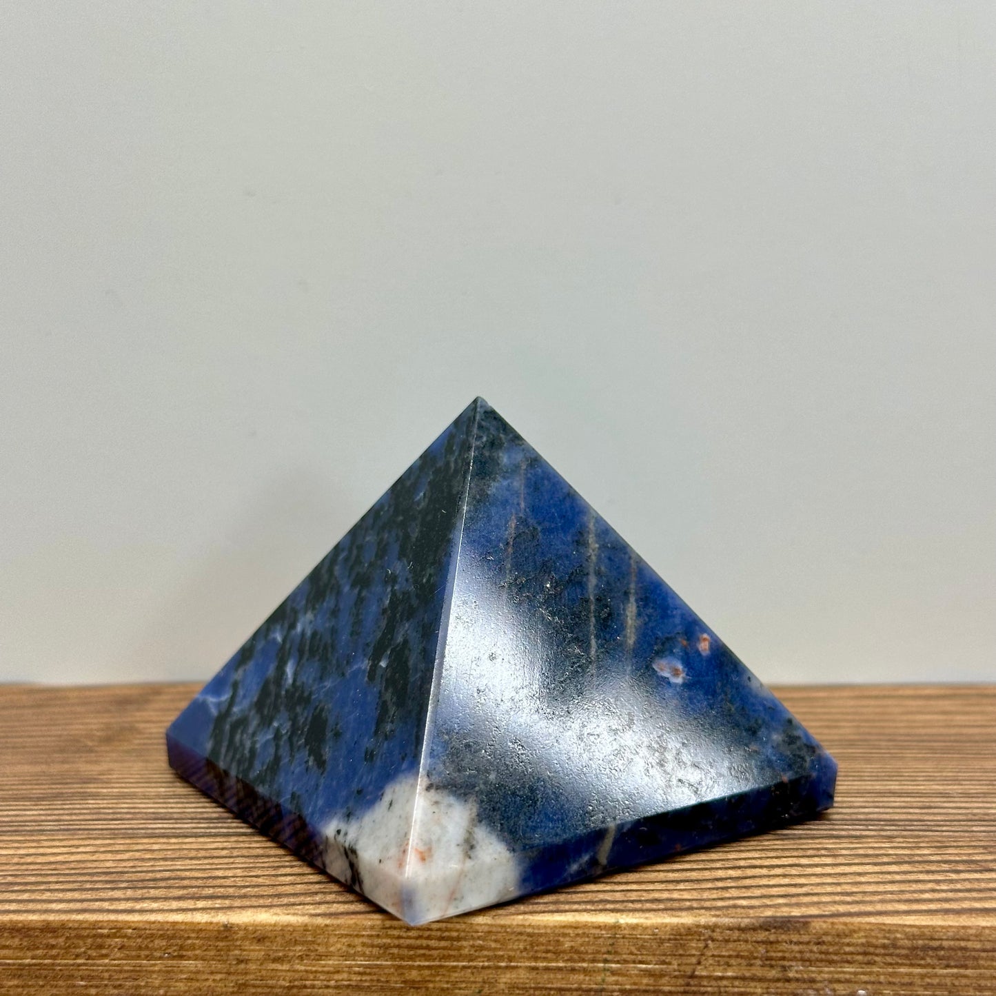 Sodalite Pyramid