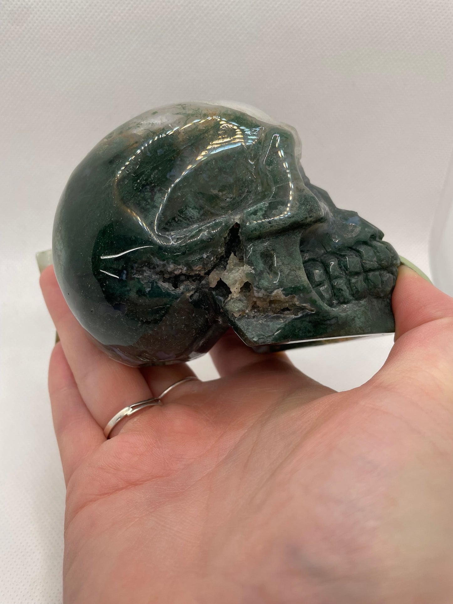 Moss-Agate Skull