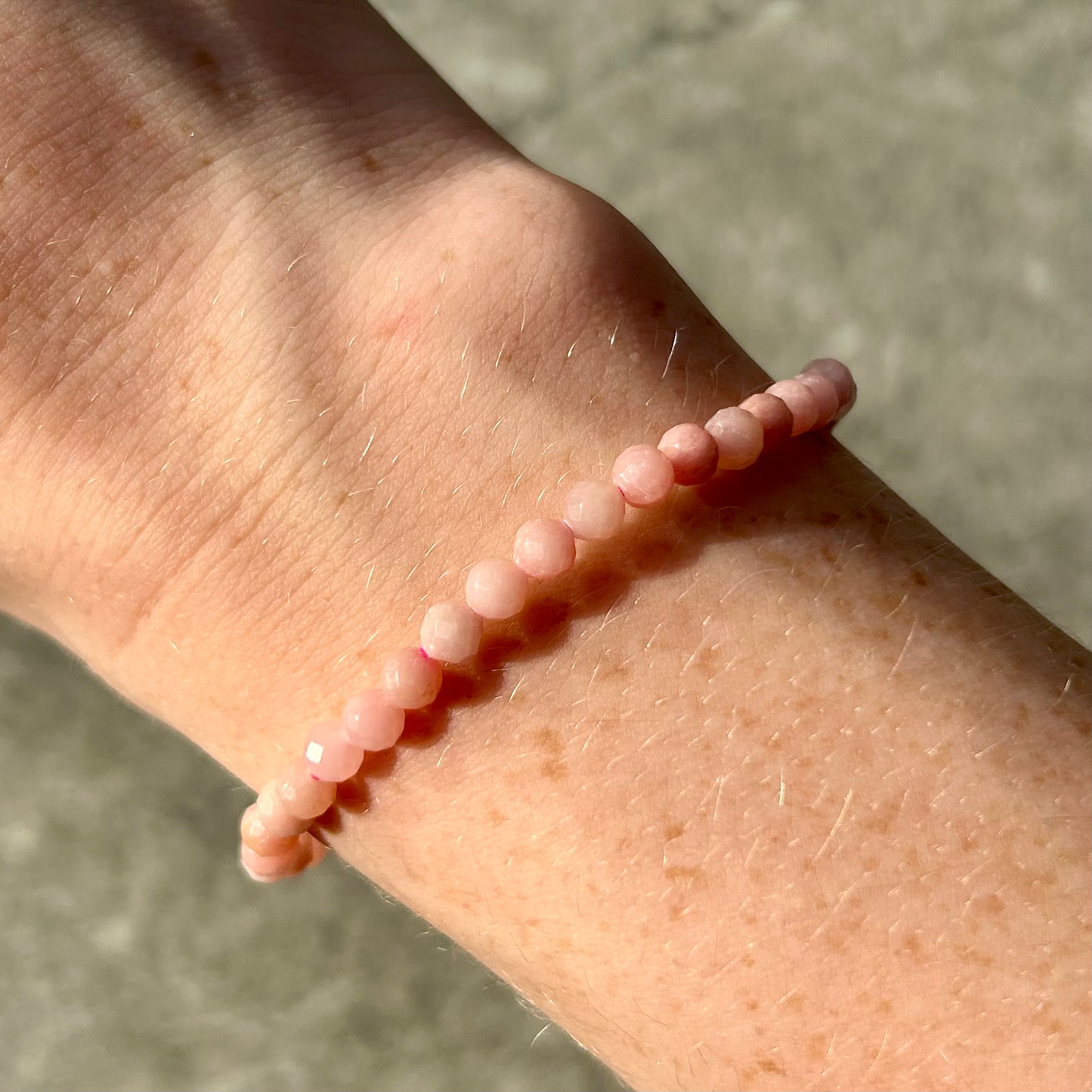 Faceted Cut Quince Shell Bracelet 4mm
