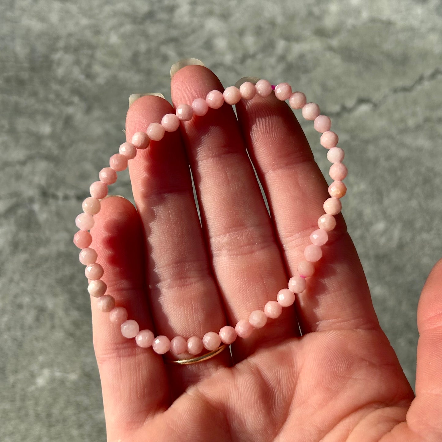 Faceted Cut Quince Shell Bracelet 4mm