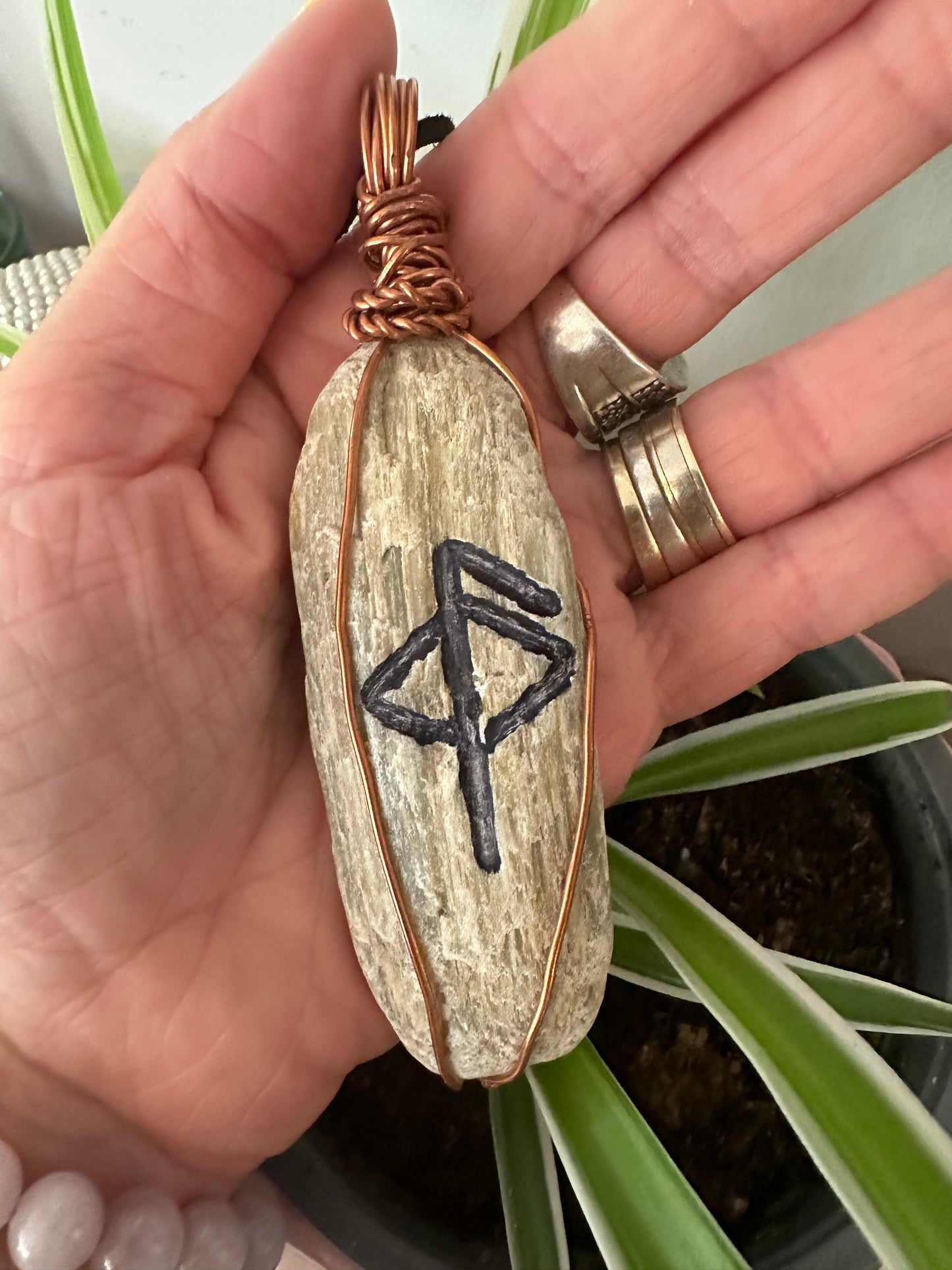 Lee's Makes - Fossilised Wood Pendant