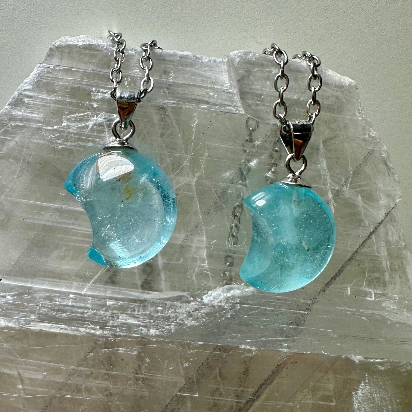 925 Blue Topaz Moon Pendant 1cm