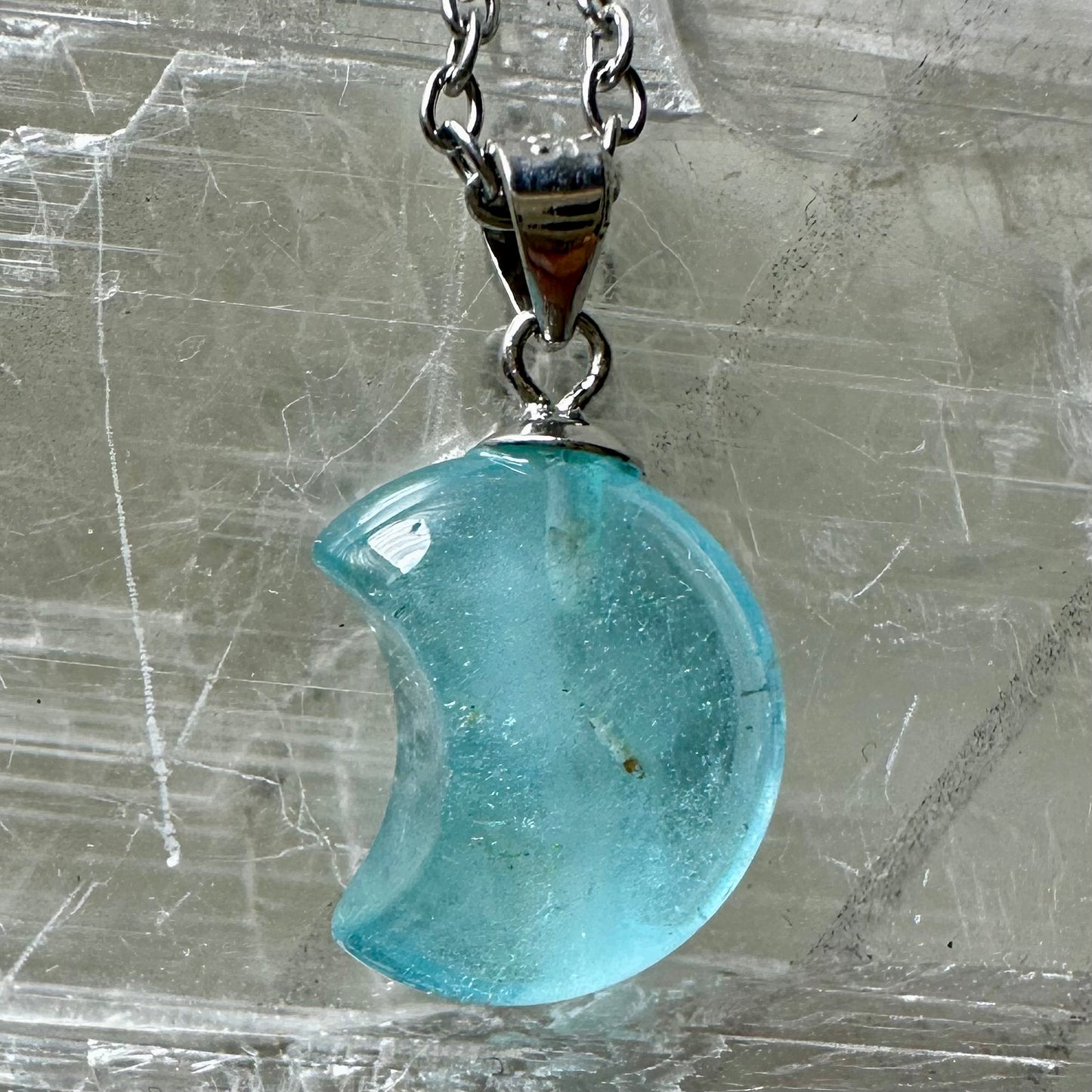 925 Blue Topaz Moon Pendant 1cm