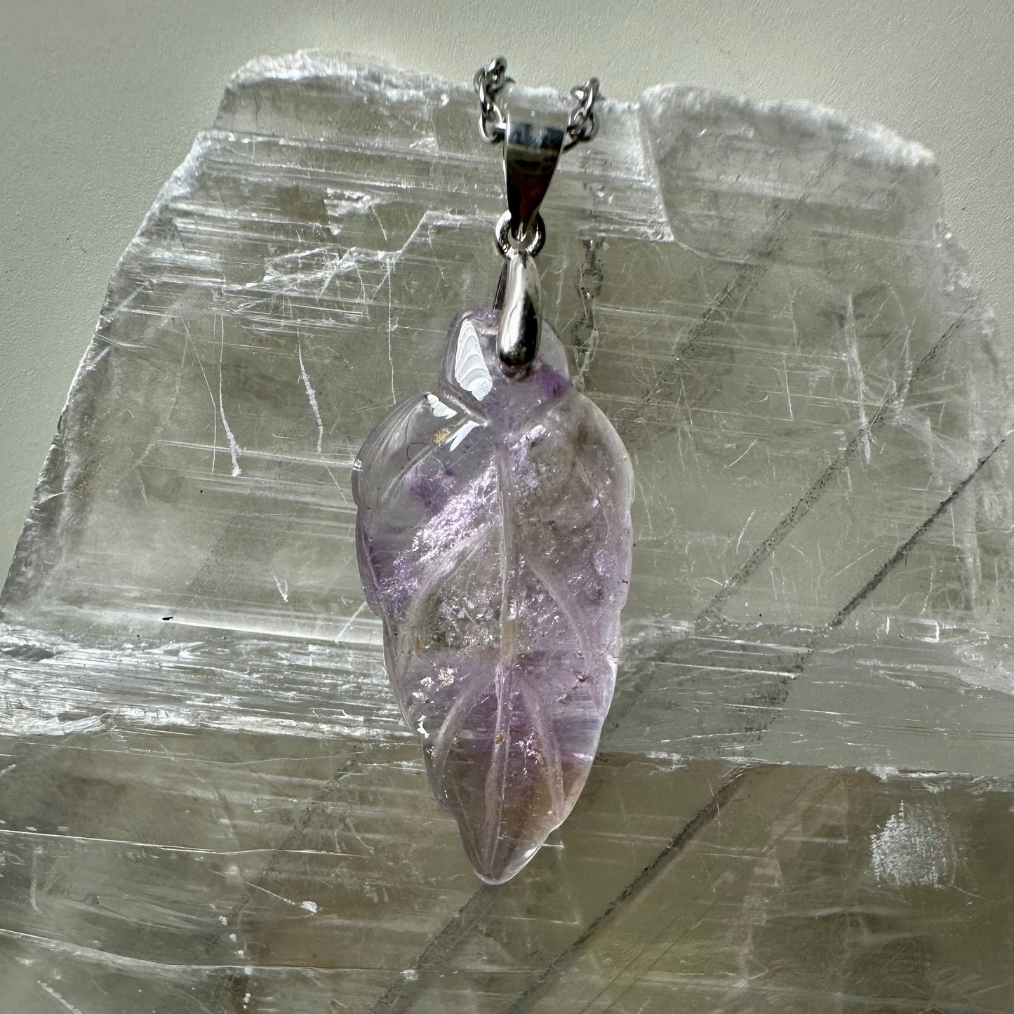 925 Amerturine Leaf Carving Pendant 3cm