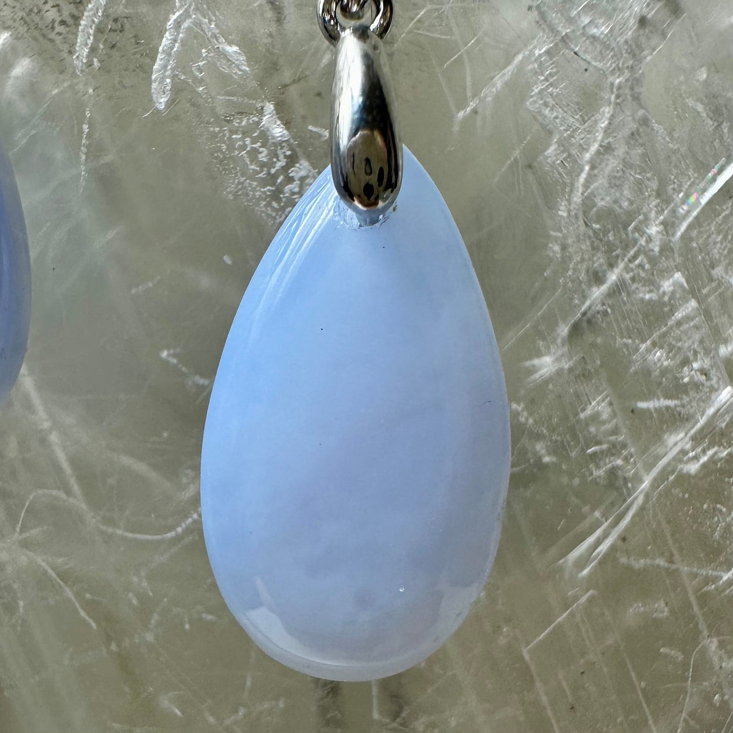 925 Chalcedoney Tear Duct Pendants 2cm