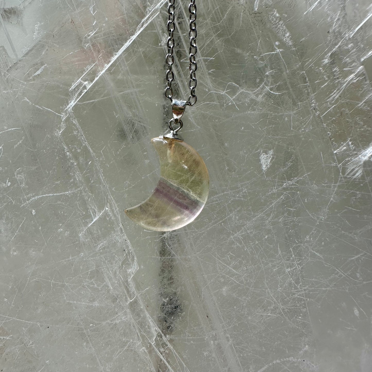 925 Florite Moon Pendant 2 cm