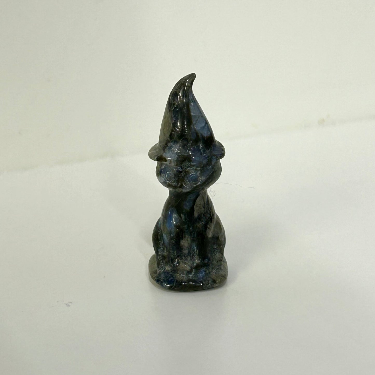 Que-sara Cat Carving