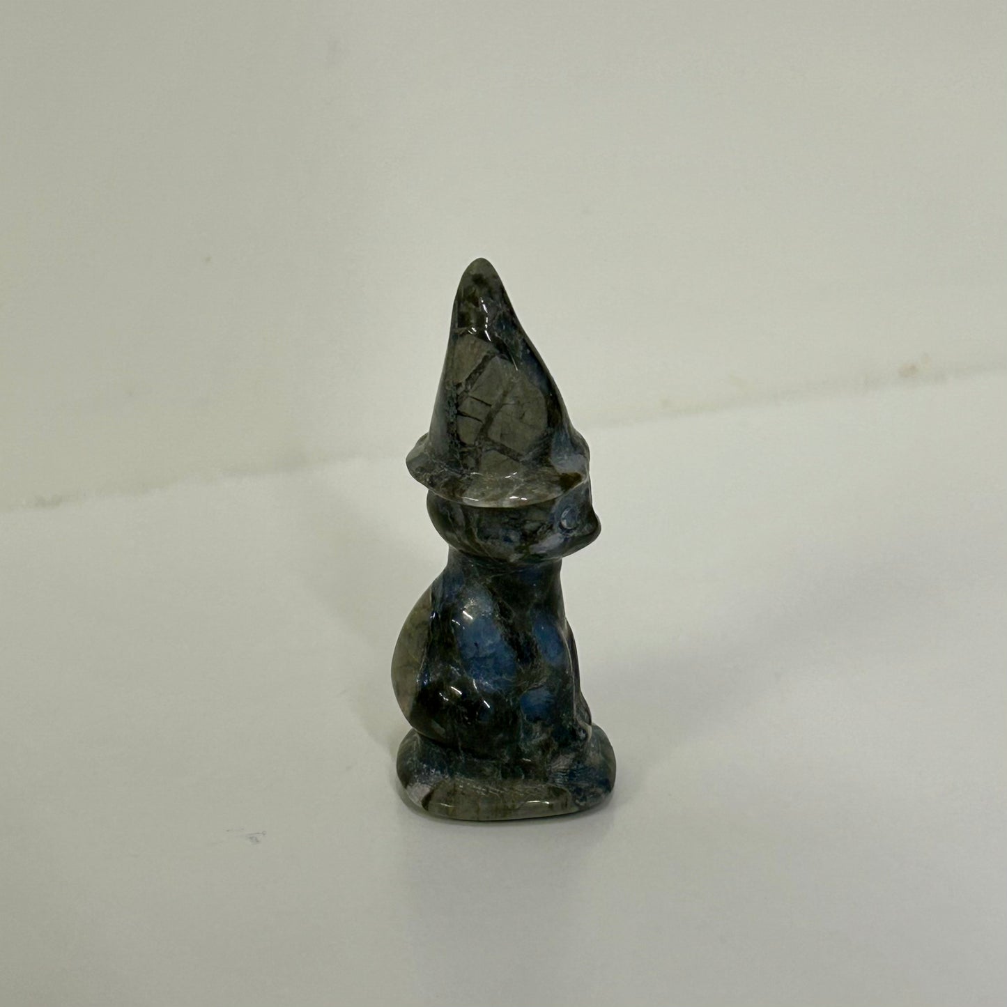 Que-sara Cat Carving