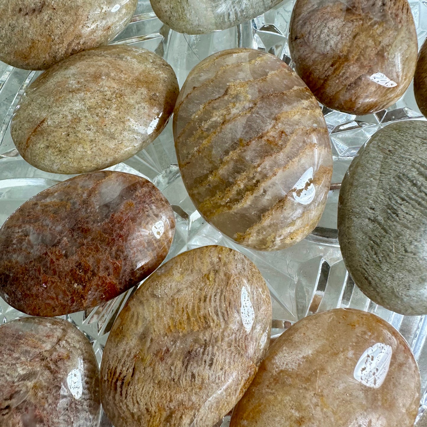 Thousand Layer Garden Quartz palms