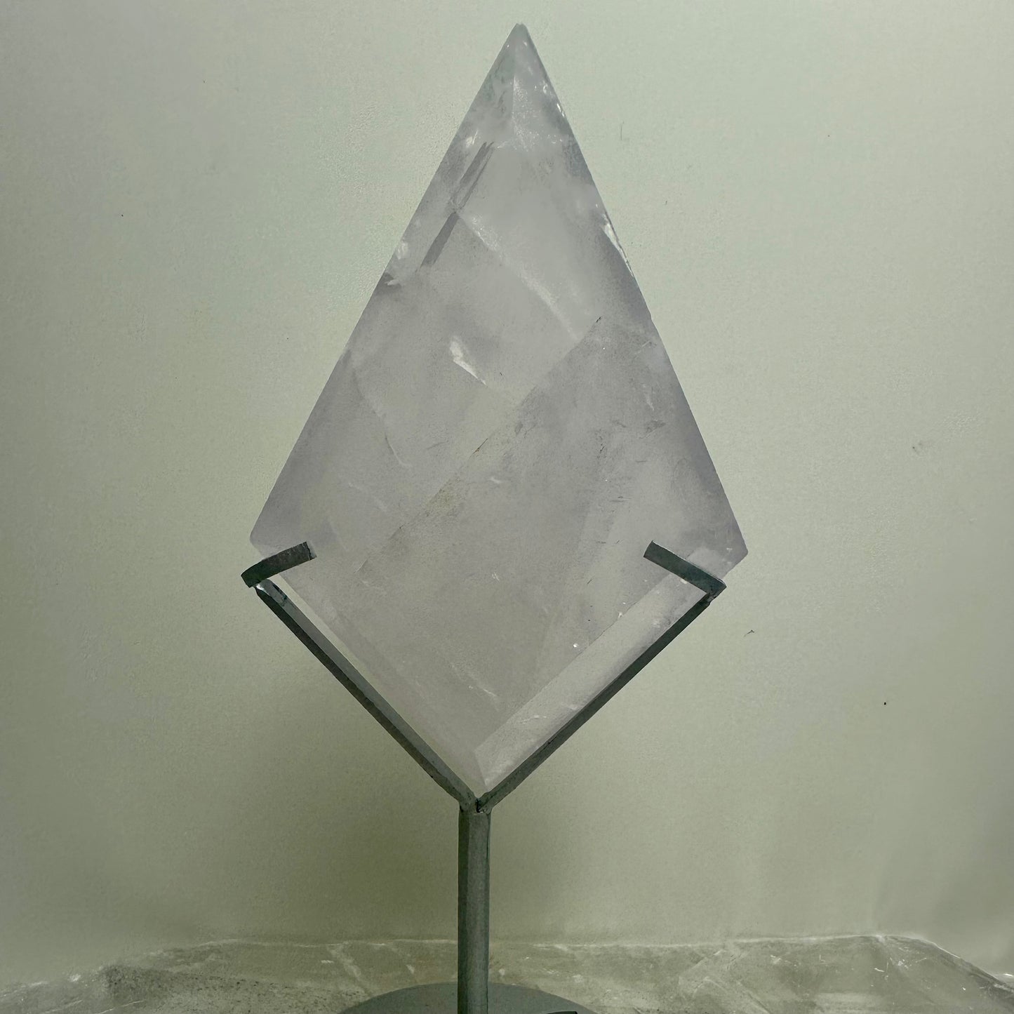 PeriWinkle Rose Quartz Diamond On Stand