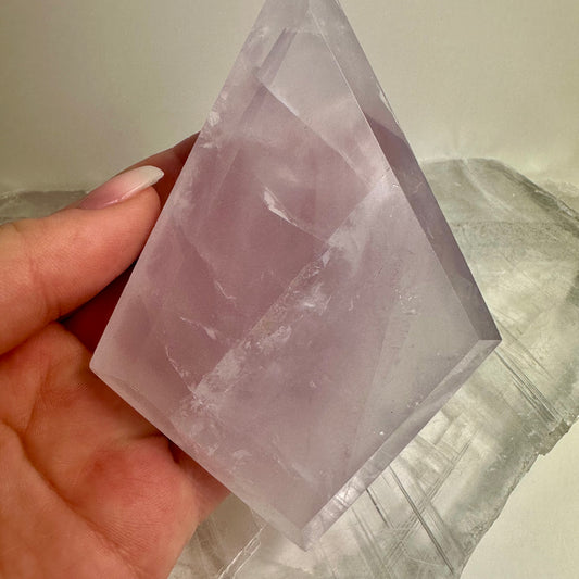 PeriWinkle Rose Quartz Diamond On Stand