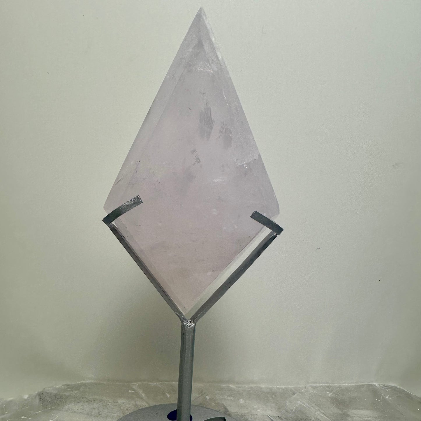 PeriWinkle Rose Quartz Diamond On Stand