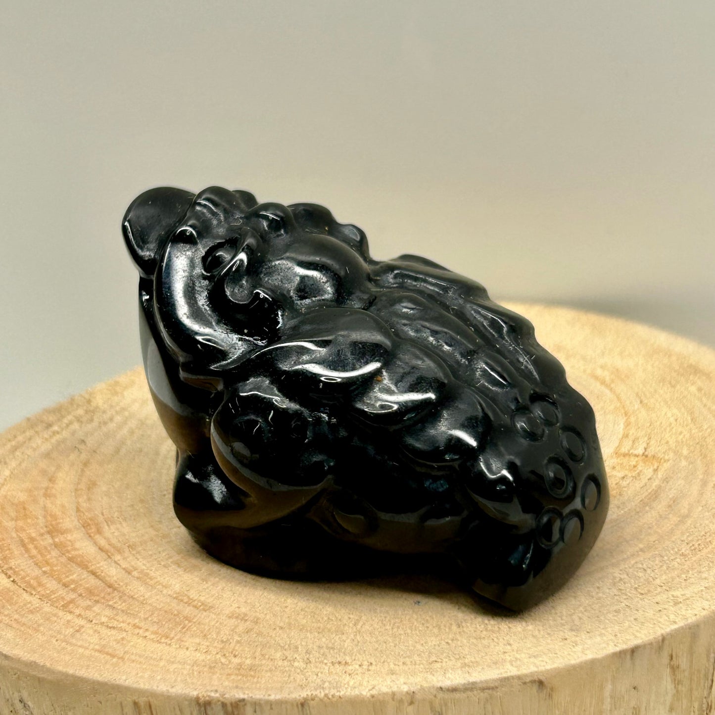 Money Frog Carvings