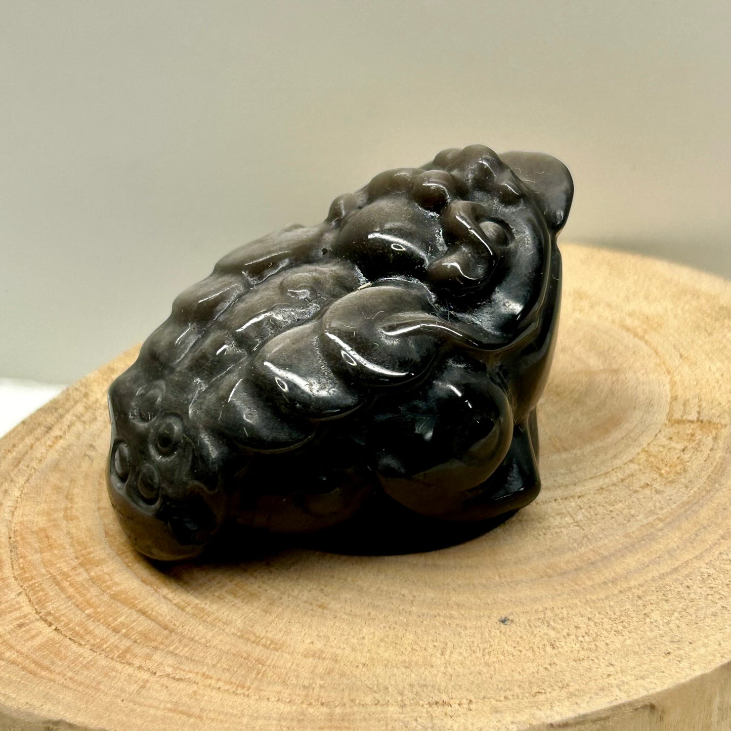 Money Frog Carvings