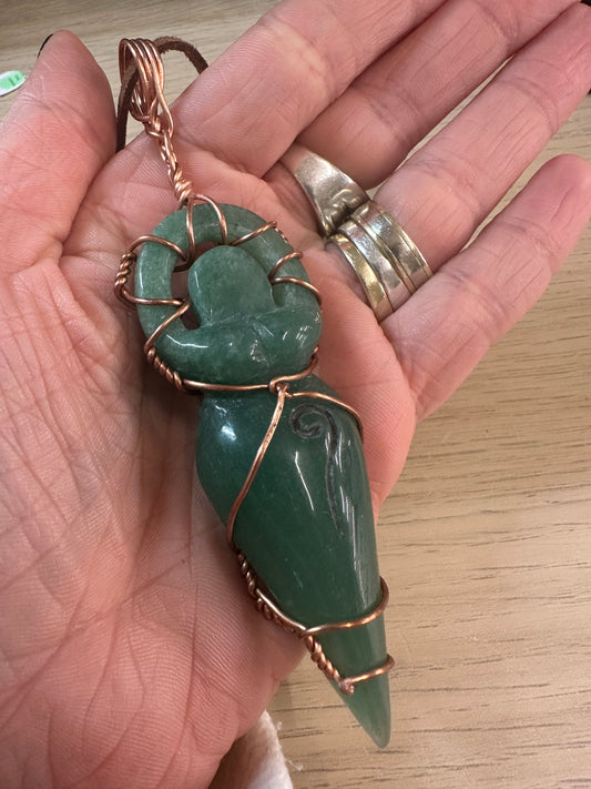 Lee's Makes - Aventurine Goddess Pendant