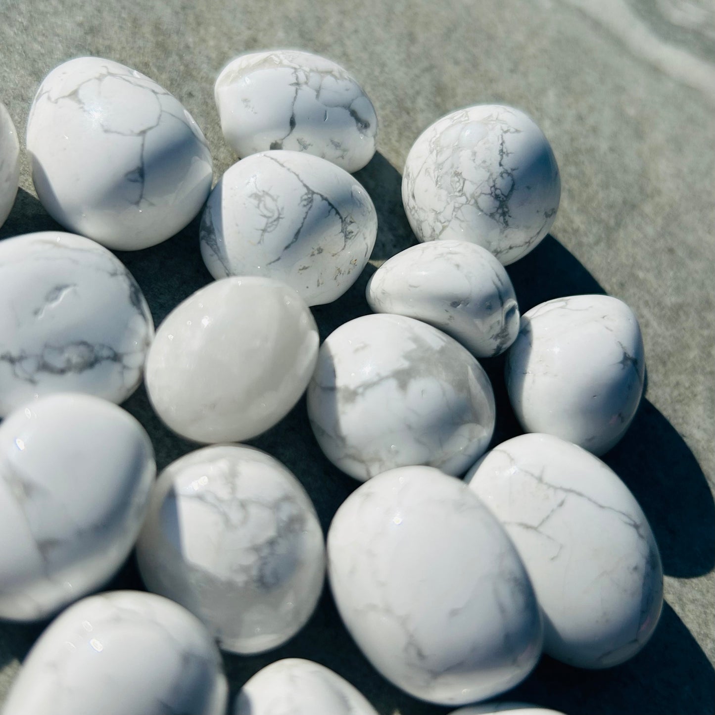 Howlite Tumbles