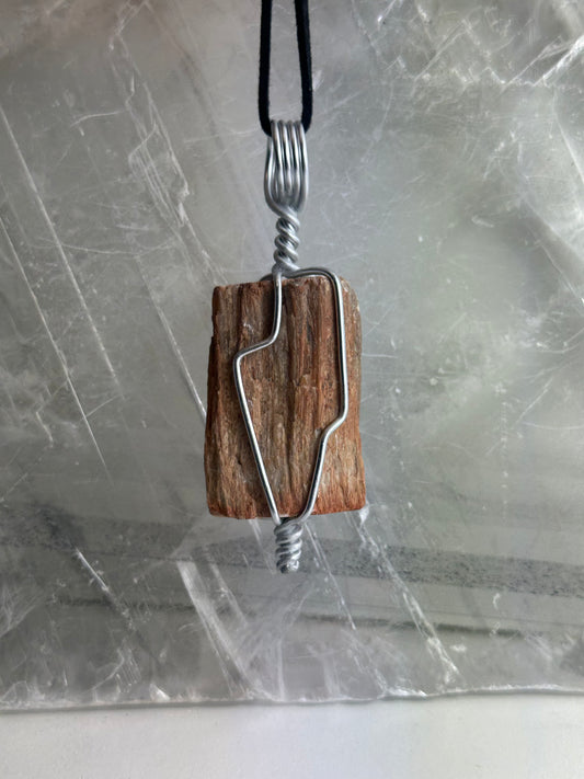 Lee's Makes - Fossilised Wood Pendant