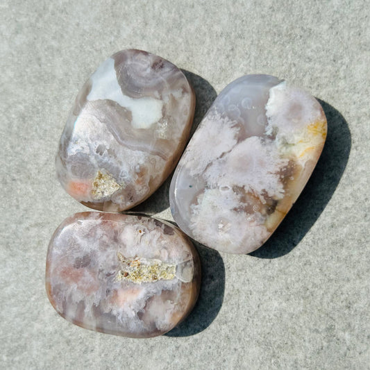 Flower Agate Palmstone