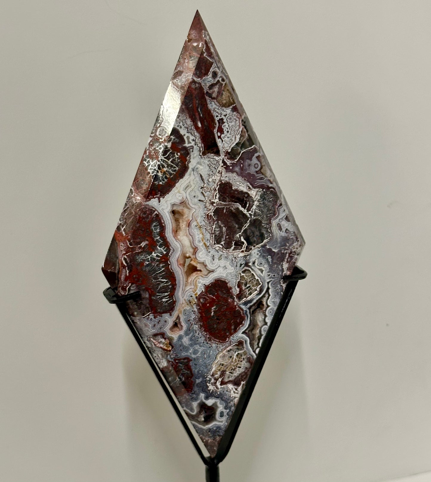 Mexican Agate Dimond On Stand
